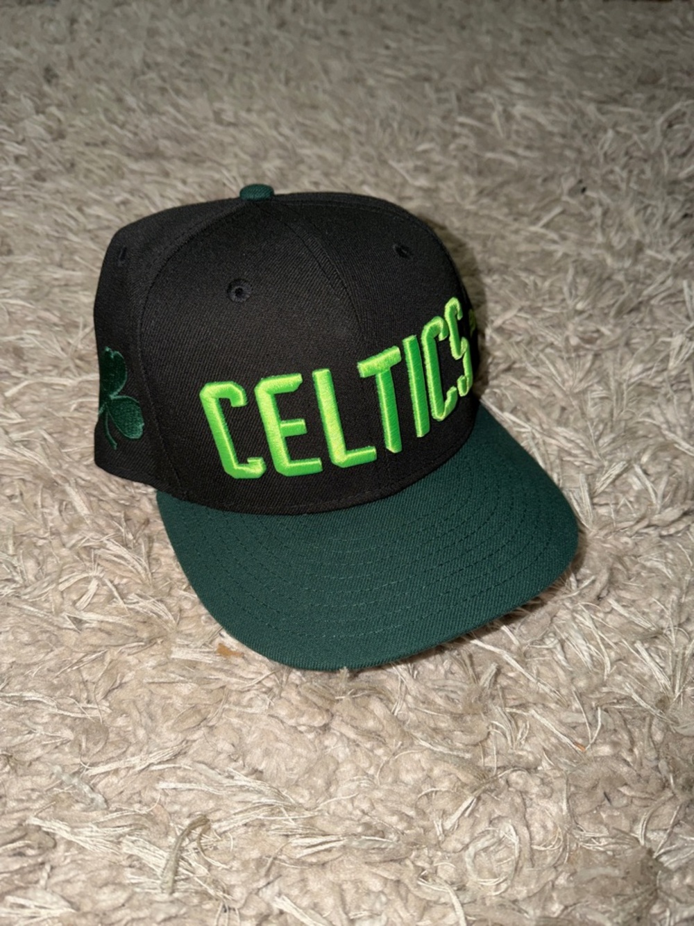 Celtics Embroidered Flat-Brim Snapback Hat - Black & Forest Green